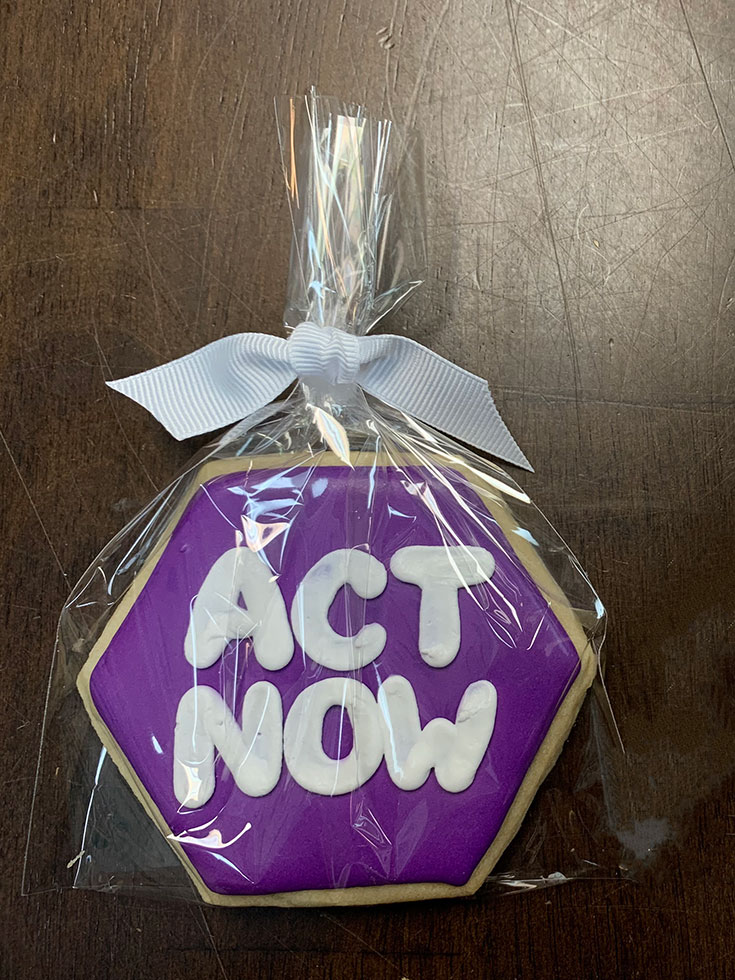 cookie that says act now